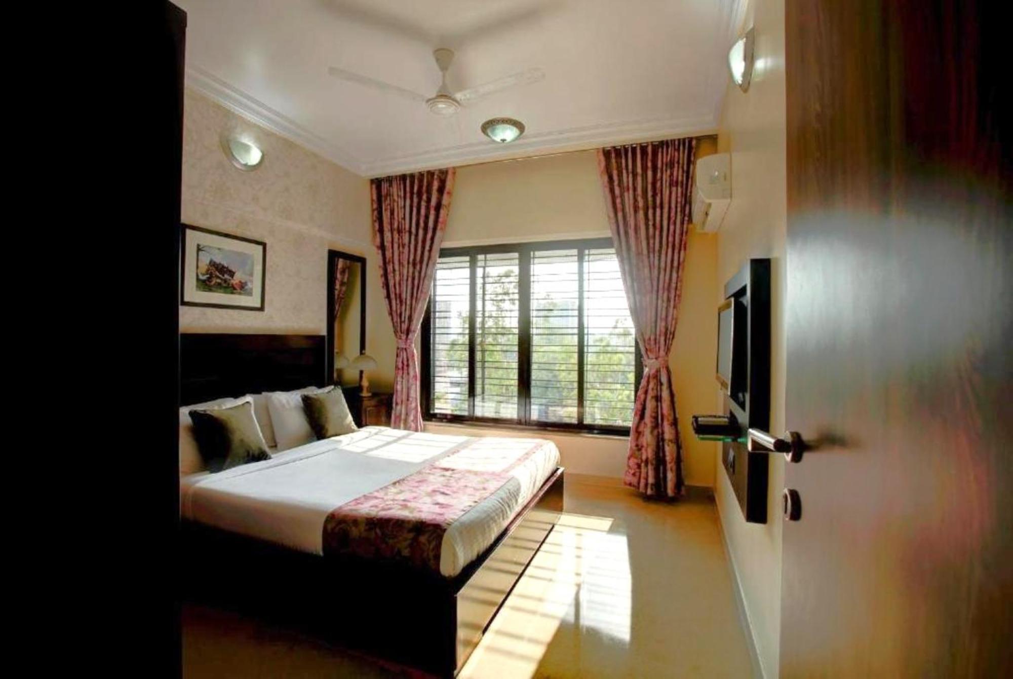 Lalco Residency Hotel Mumbai Szoba fotó